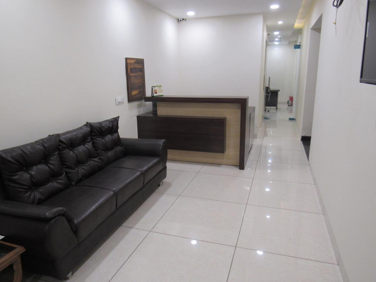 The English Garden Mohali Exterior foto