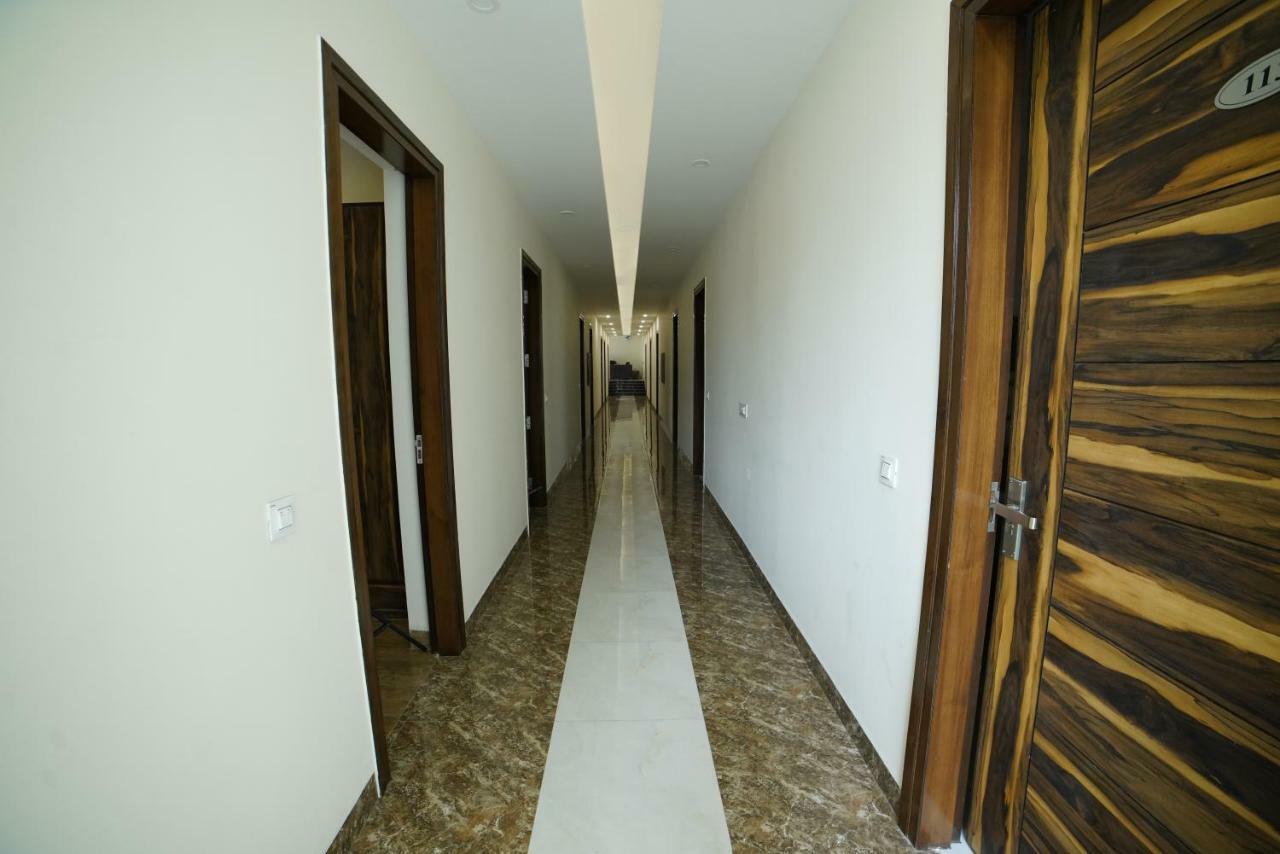 The English Garden Mohali Exterior foto